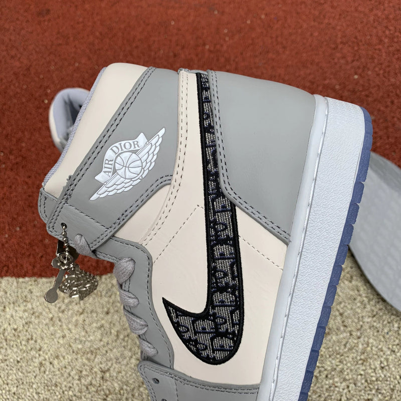 Nike Air Jordan 1 Retro High 'Dior'